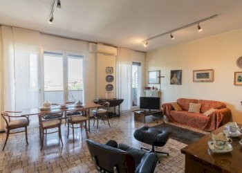 Salone - Four-room apartment viale CASIRAGHI, 40, Sesto San Giovanni - photo 15
