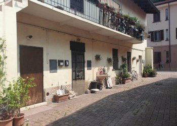 Cortile interno - Bilocale via Alessandro Manzoni, 9, Sesto San Giovanni - foto 2