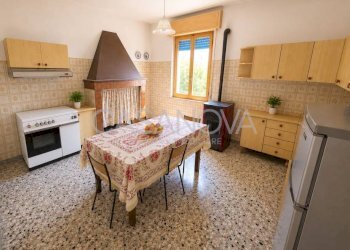 Cucina - Rustico Mosciano Sant'Angelo - foto 8