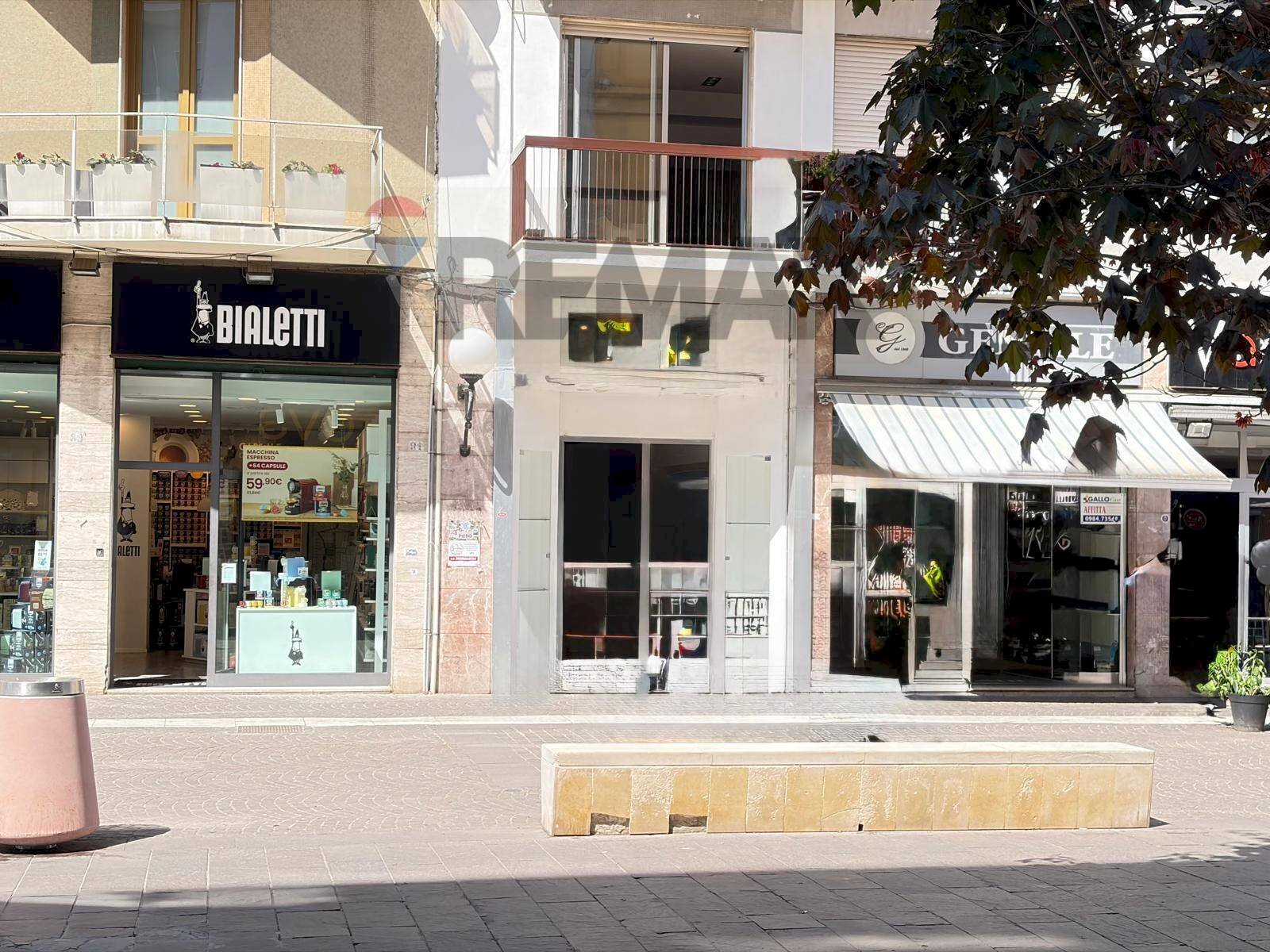 Edificio all\'aperto - Commercial Premises CORSO MAZZINI
91, Cosenza - photo 3