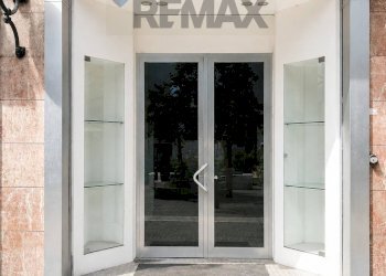 Edificio all\'aperto - Commercial Premises CORSO MAZZINI
 
91, Cosenza - photo 2