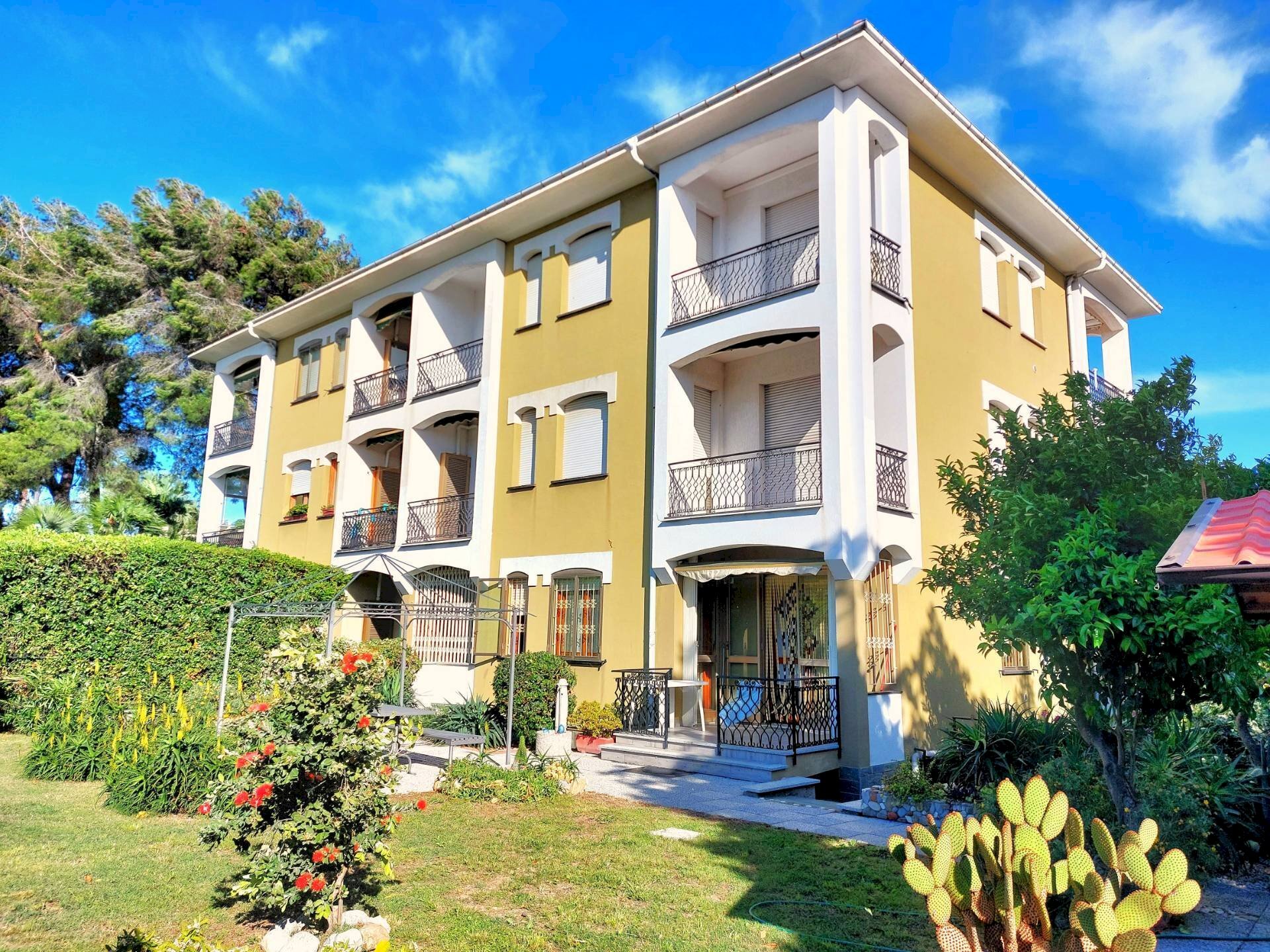 Foto 1 - Trilocale via ardoino
 
178, Diano Marina - foto 1