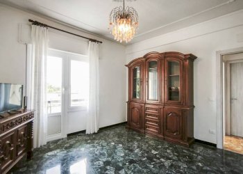 Salone - Four-room apartment corso Europa, Genova (neighborhood Quarto) - photo 8