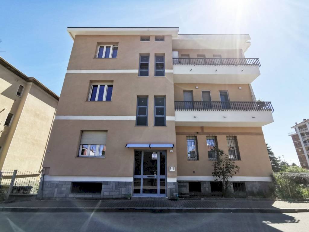 Facciata - Three-room apartment via 24 Maggio, 26, Trofarello - photo 1