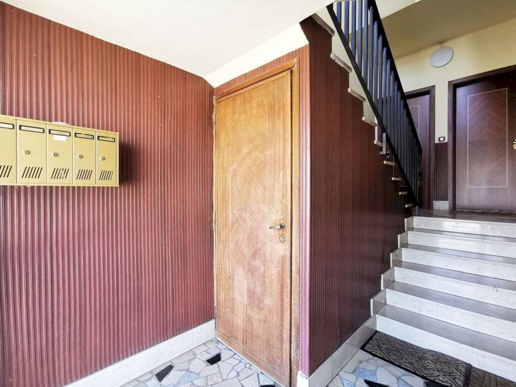 Interno palazzo - Three-room apartment via 24 Maggio, 26, Trofarello - photo 3