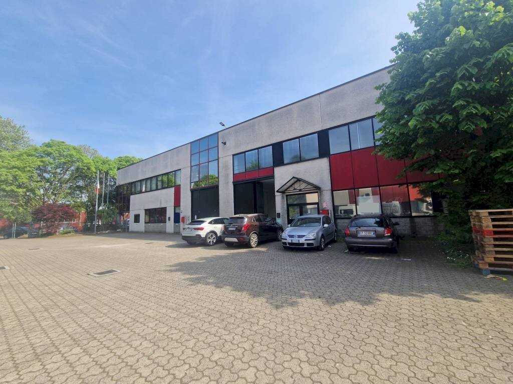 Facciata - Capannone via delle Industrie, Arese - foto 1