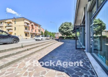Zona - Shop via del Triumvirato, 89/A, Bologna (neighborhood Borgo Panigale) - photo 9