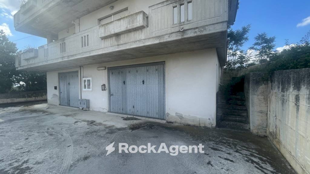 Box auto - Quadrilocale via Archimede, 61, Sant'Egidio alla Vibrata - foto 3
