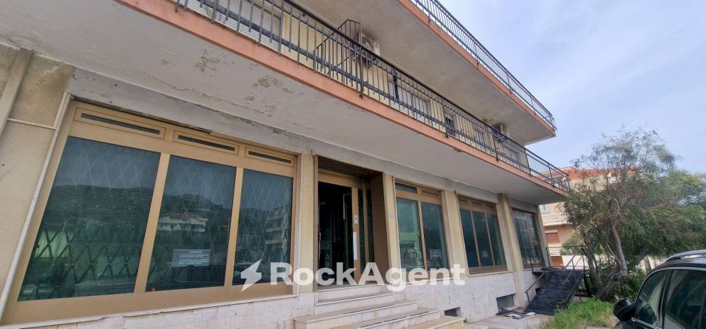 Facciata - Altro corso Italia, 8, Motta San Giovanni - foto 1