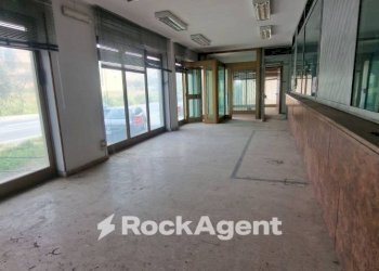 Interno non residenziale - Altro corso Italia, 8, Motta San Giovanni - foto 3