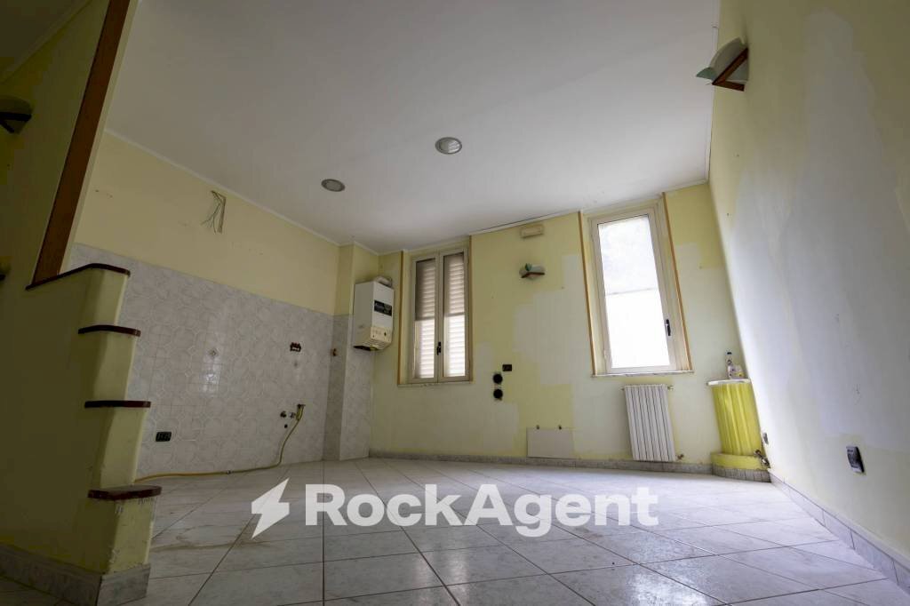 Salone - Three-room apartment via Vincenzo D'Amato, 18, Catanzaro - photo 1