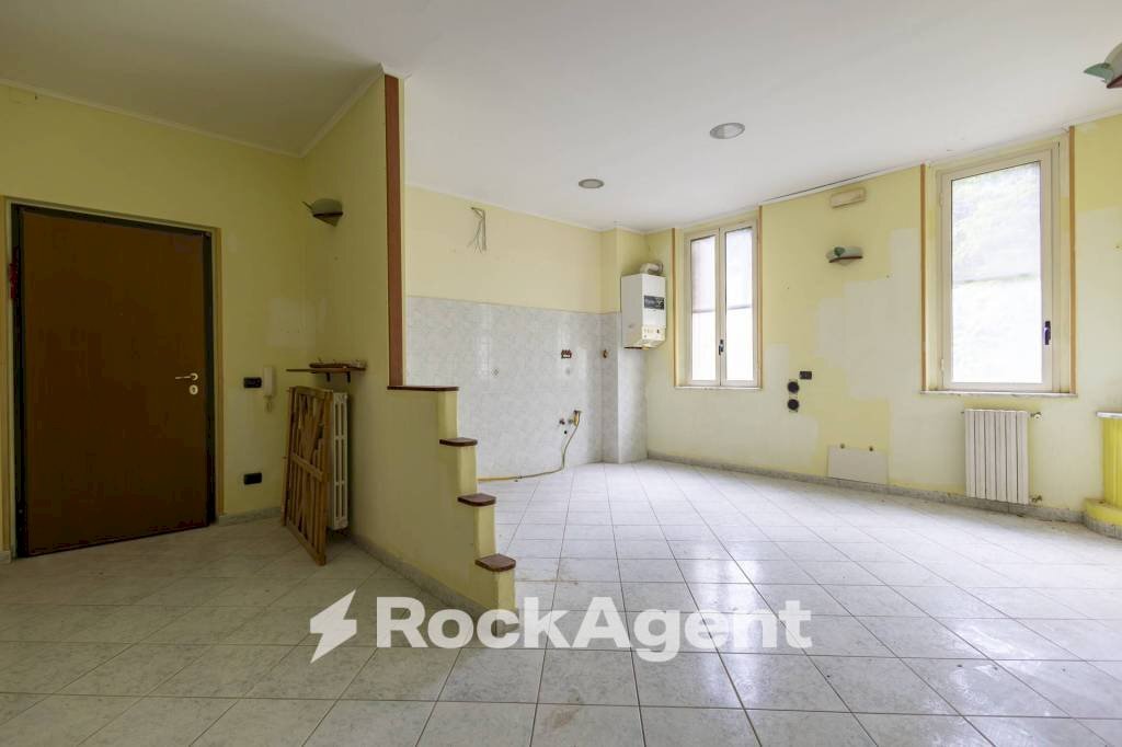 Ingresso - Three-room apartment via Vincenzo D'Amato, 18, Catanzaro - photo 3