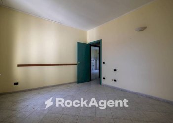 Camera da letto - Three-room apartment via Vincenzo D'Amato, 18, Catanzaro - photo 26