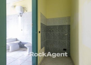 Disimpegno - Three-room apartment via Vincenzo D'Amato, 18, Catanzaro - photo 28