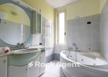 Bagno - Three-room apartment via Vincenzo D'Amato, 18, Catanzaro - photo 30