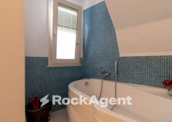 Bagno - Three-room apartment via Giuseppe Poerio, 47, Catanzaro - photo 12