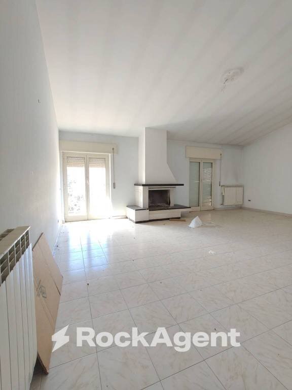 Cucina - Three-room apartment via Flaminia, 124, Rignano Flaminio - photo 1