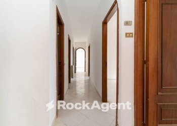 Corridoio - Villa via Vampolieri, 34, Aci Catena - photo 15