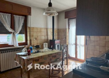 Cucina - Casa indipendente via Terroni Domenico, Borgo Val di Taro - foto 3