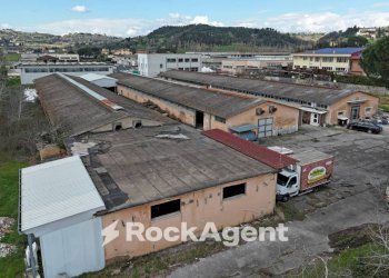 Vista - Capannone via Antonio Meucci, 34, Palaia - foto 1