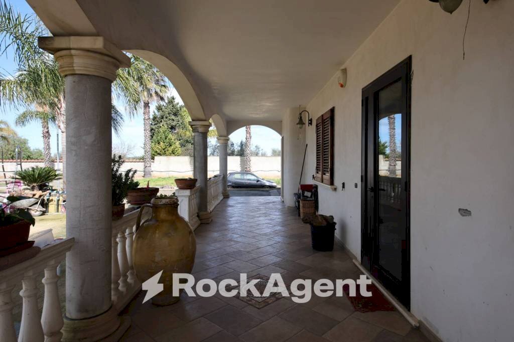 Veranda - Villa via Mesagne, San Donaci - photo 1
