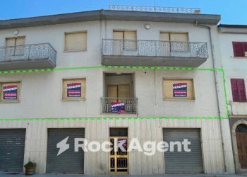 Facciata - Quadrilocale viale Piceno Aprutino, 120, Civitella del Tronto - foto 2