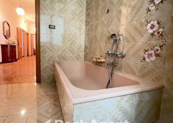 Bagno - Four-room apartment viale Piceno Aprutino, 120, Civitella del Tronto - photo 30