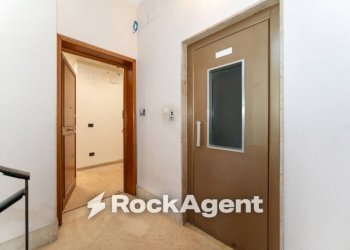 Ascensori - Three-room apartment via Don Luigi Sturzo, 142, Catania - photo 4