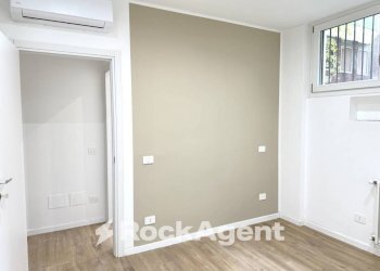 Camera da letto - Three-room apartment via Roncaglia, 14, Milano (neighborhood Washington) - photo 16