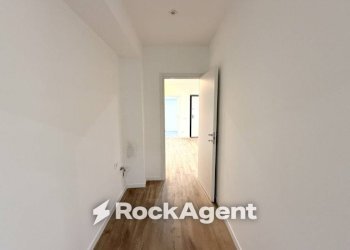 Corridoio - Three-room apartment via Roncaglia, 14, Milano (neighborhood Washington) - photo 10