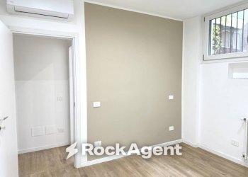 Camera da letto - Three-room apartment via Roncaglia, 14, Milano (neighborhood Washington) - photo 16