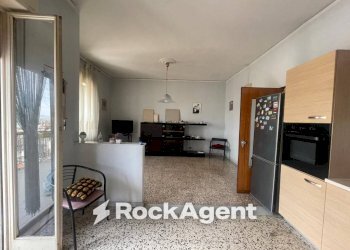 Cucina - Four-room apartment via Starza, 41, Angri - photo 11