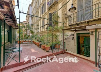 Terrazzo - Two-room apartment via del Parco Margherita, Napoli (neighborhood Chiaia) - photo 12
