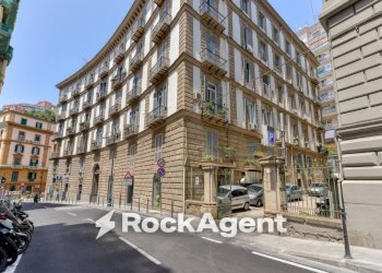 Zona - Two-room apartment via del Parco Margherita, Napoli (neighborhood Chiaia) - photo 3