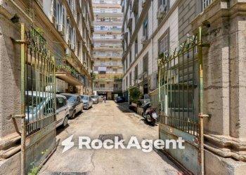 Zona - Two-room apartment via del Parco Margherita, Napoli (neighborhood Chiaia) - photo 5