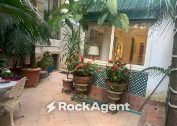 Terrazzo - Two-room apartment via del Parco Margherita, Napoli (neighborhood Chiaia) - photo 8