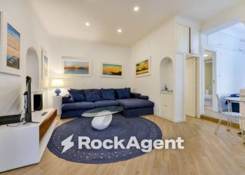 Salone - Two-room apartment via del Parco Margherita, Napoli (neighborhood Chiaia) - photo 13