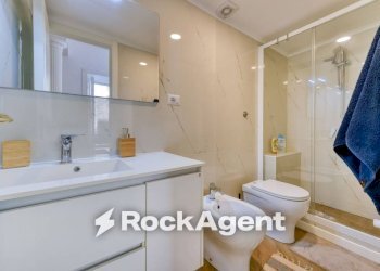 Bagno - Two-room apartment via del Parco Margherita, Napoli (neighborhood Chiaia) - photo 19