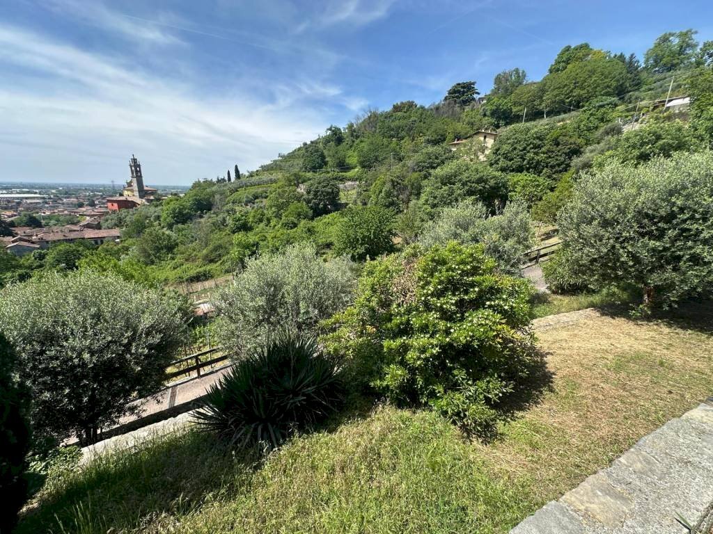 Vista - Villa via Budria e Oliveti, Carobbio degli Angeli - photo 1