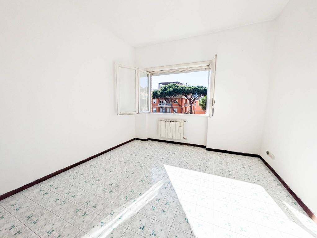 Salone - Trilocale via Angelo Olivieri, Roma (zona Lido di Ostia) - foto 3
