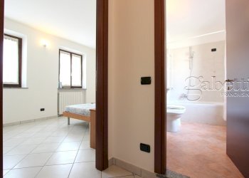 vista camera e bagno - Two-room apartment Via Paolo Castelnovo, Parabiago - photo 6