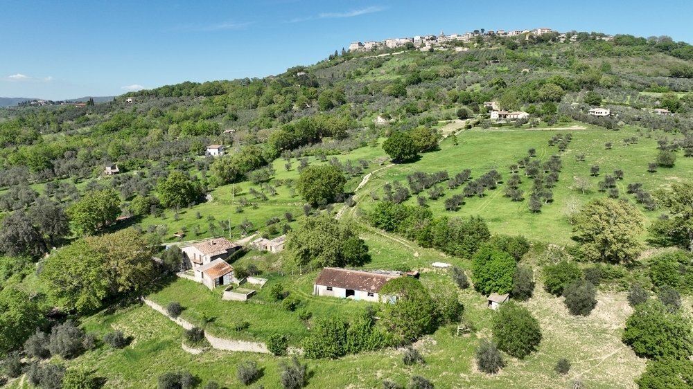 close to village01 - Casale Vocabolo Poggio del Pianello 9, Baschi - foto 2