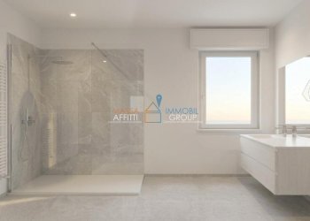 2 - Four-room apartment Via San Giovanni Battista la Salle 9, Massa - photo 2