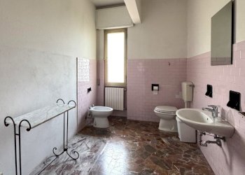 bagno - Three-room apartment Via Borgonuovo, Vaiano - photo 4
