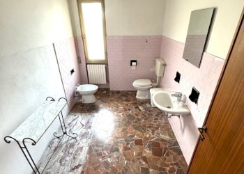bagno - Three-room apartment Via Borgonuovo, Vaiano - photo 5