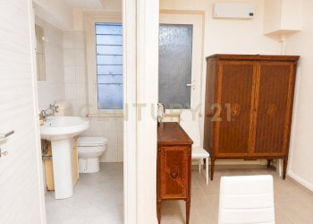 file_000000008cb4720a937b613e2356b01f - Agenzia Intermediazioni Immobiliari Via Val Chisone 24, Roma - foto 9
