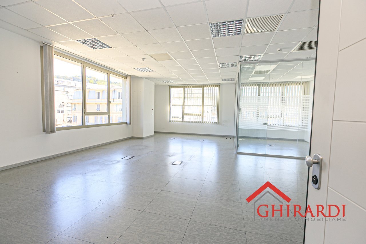 1.0 INGRESSO.jpg - Office Via Enrico Albareto, Genova (neighborhood Sestri Ponente) - photo 2