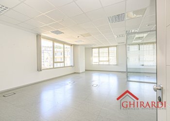 1.2 INGRESSO.jpg - Office Via Enrico Albareto, Genova (neighborhood Sestri Ponente) - photo 3