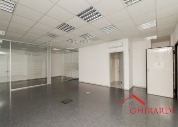 1.1 INGRESSO.jpg - Office VIA E. ALBARETO 21, Genova (neighborhood Sestri Ponente) - photo 3