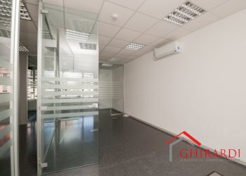 2.0 UFFICI.jpg - Office VIA E. ALBARETO 21, Genova (neighborhood Sestri Ponente) - photo 8